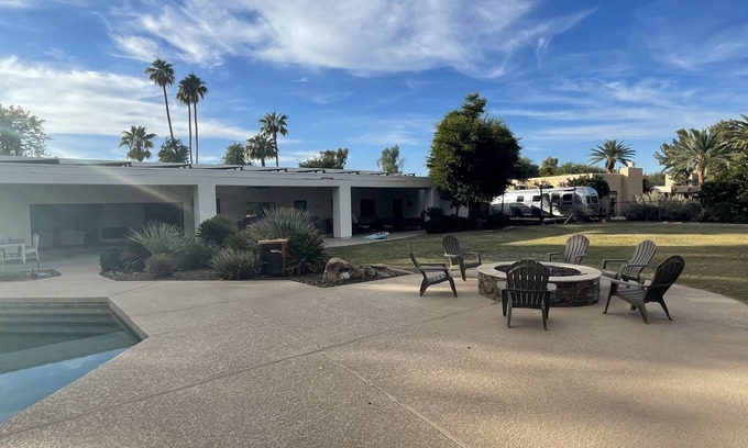 Paradise Valley Village Villa | Beautiful Home on 1 acre lot facing the golf course in Scottsdale