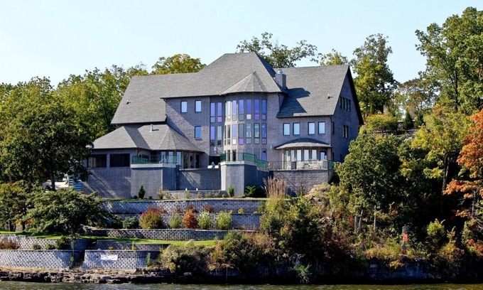 Sunrise Beach Haus | Privates Haus mit 7 und mehr Schlafzimmern mit Pool und Whirlpool liegt an einem über 200 m langen Seeufer