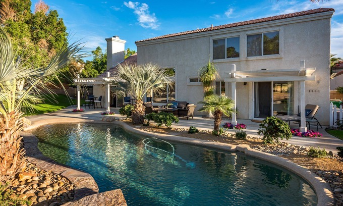 Topaz Haus | Wir laden Sie ein zu bleiben !! In der Nähe von Venues & Golf ... Mountain View Sunsets Poolside