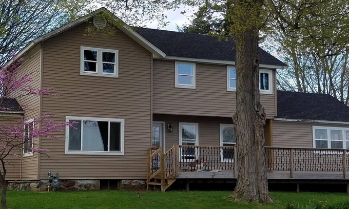 Colon Haus | Komplett renoviertes Haus am Palmer Lake in Colon, MI, einen Block von der Innenstadt entfernt