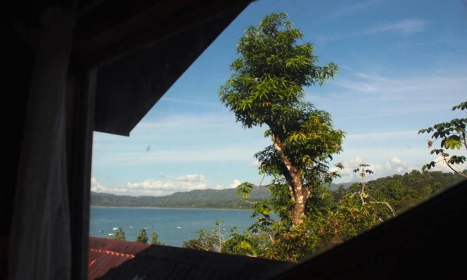 Drake Bay Bed & Breakfast | Schönes Haus mit Panoramablick auf die Bucht und die Gärten