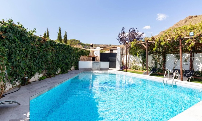 Conchar Villa | Beautiful house with pool, patio and barbecue.