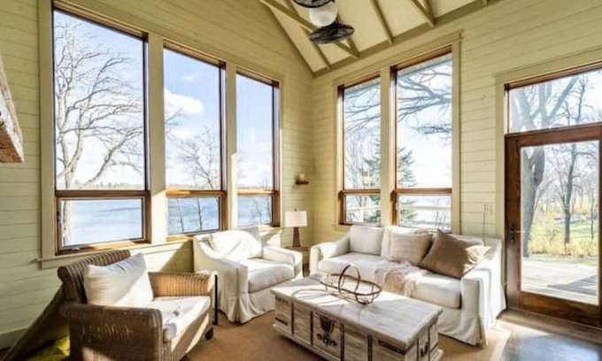 Detroit Lakes Kabine | Beautiful Lake front Property on Lake Munson. Family friendly!