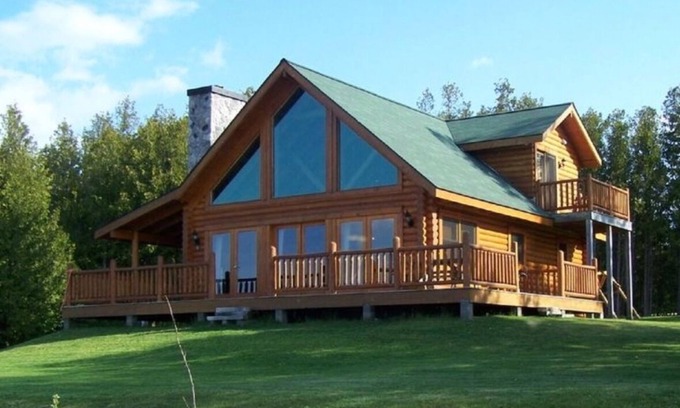 St Ignace Haus | Schönes Michigansee-Ufergegend-Klotz-Haus