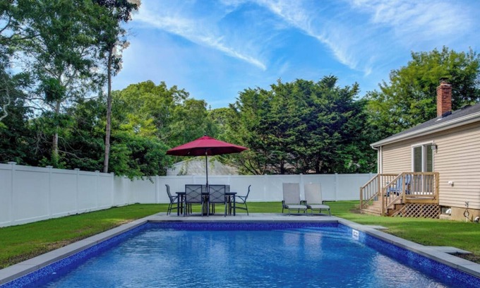 Hampton Bays Haus | Beautiful newly renovated Hampton Bays home w/heated pool close to ocean beaches