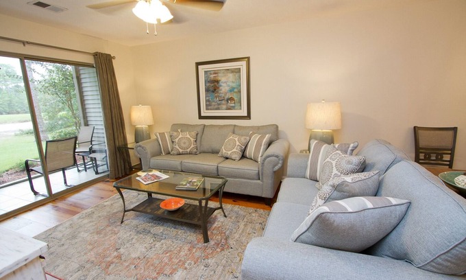 Pawleys Island Eigentumswohnung | Wunderschöne, kürzlich aktualisierte 1. Etage True Blue Villa!