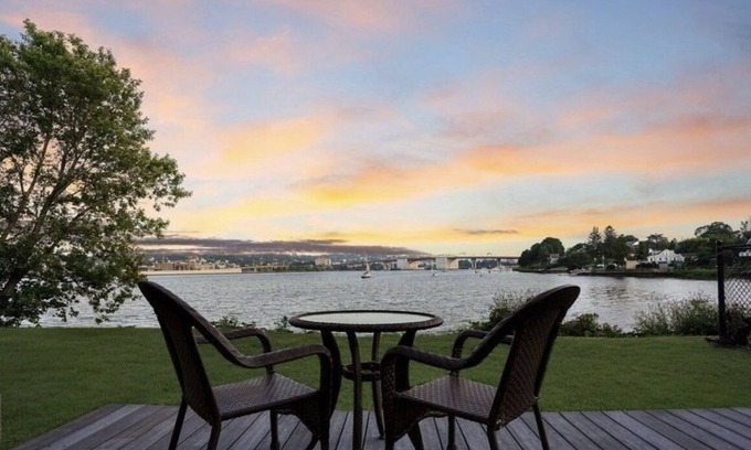 Somerset Villa | Beautiful Ocean View 4 BR House / Private Access to Water