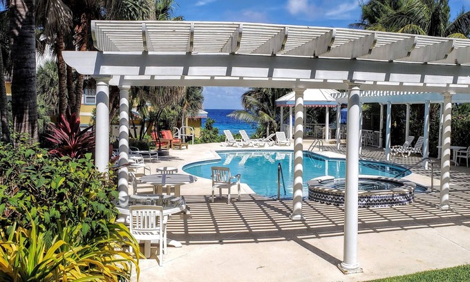 Northwest Point Eigentumswohnung | Atemberaubende Pool Condo Schritte vom Ufer Tauchen Paradies