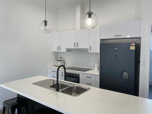 Wagga Wagga Haus | Beautiful On Broad in Central