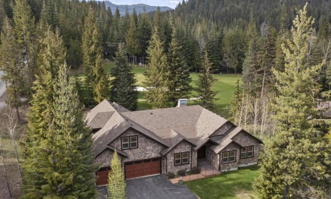 Priest River Haus | Beautiful Priest Lake Home on the Golf Course