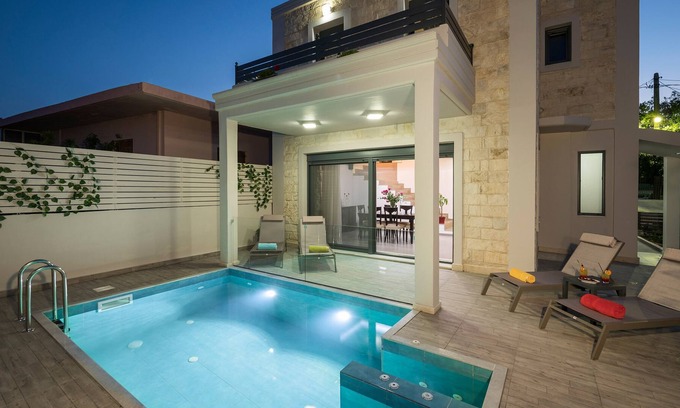 Galatas Haus | Schöne private Poolvilla mit Fitnessraum, Parkplatz und Grill