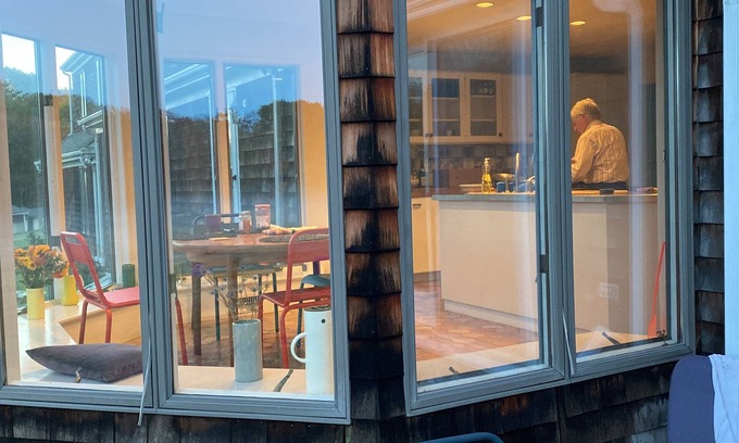 Ipswich Haus | Beautiful private views on 9 sunny acres
