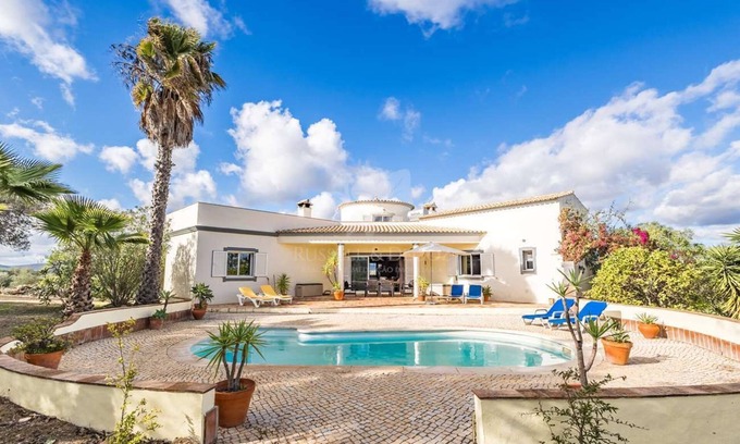 Foupana Villa | Schöne private Villa für 1-6 Personen auf einem großen Landgut mit Swimmingpool.