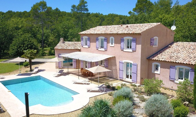 Flayosc Villa | Wunderschönes Ferienhaus im provenzalischen Stil mit Pool für 4 bis 10 Personen