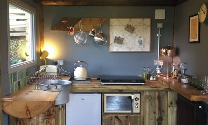 Llandegla Haus | Beautiful quirky log cabin situated at the foot of Llandegla Forest