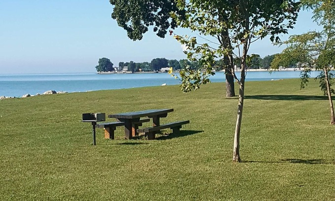 Stony Point Haus | Schöne, entspannende Eriesee Zugang Gemeinschaft / Angeln, Bootfahren, Lagerfeuer