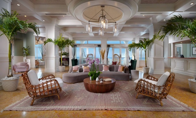 East Fort Lauderdale Resort | BEAUTIFUL Resort Located Directly On The Sand! - City View Room