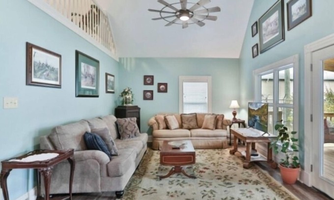 Shelbyville Hütte | Beautiful restored Victorian farmhouse