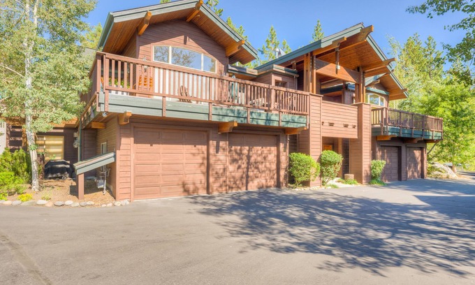 Crystal Bay Haus | Beautiful townhome w/ lakeview, fireplace, mountain view, grill, & washer/dryer