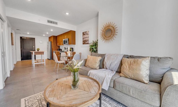 Overtown Wohnung | Beautiful Unit with Amazing View & Free Parking