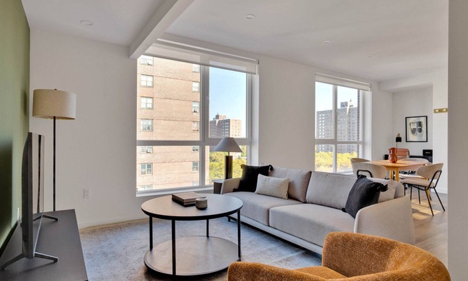 Manhattan Valley Wohnung | Beautiful UWS 2BR w/ Elevator & W/D, nr Central Park, by Blueground