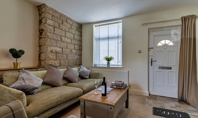 New Mills Haus | Schönes Ferienhaus für 2 Gäste mit W-LAN, Haustiere erlaubt und Parkplatz