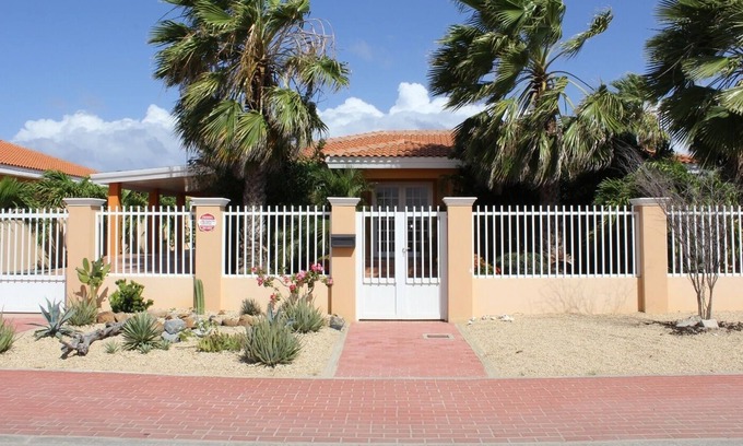 Esmeralda Villa | Luxusvilla, fertiggestellt im August 2011, wenige Minuten von den Stränden entfernt