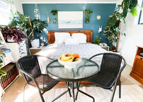 Tirohanga Bed & Breakfast | Bed And Breakfast at Tirohanga Beach