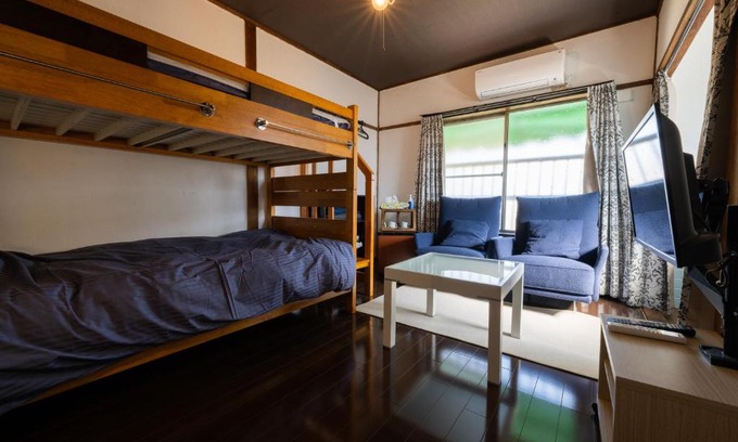 Ochi-gun Haus | Bed&Cafe Onzo オンゾー