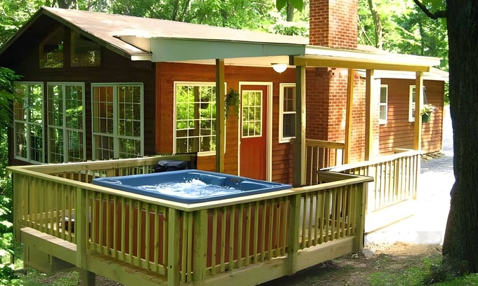 Front Royal Kabine | "Hot Tub Heaven Cabin # 8 - Blockhütten zur Miete in Linden, Virginia