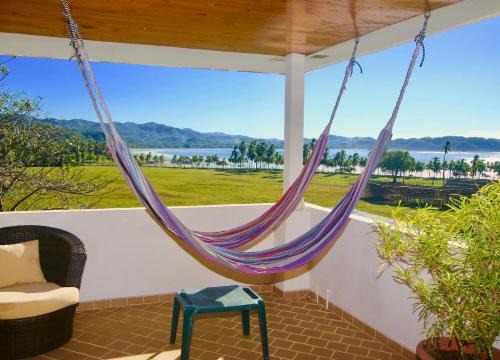 Samara Haus | Begonia Luxury Beach & Ocean Views, Steps To Sand