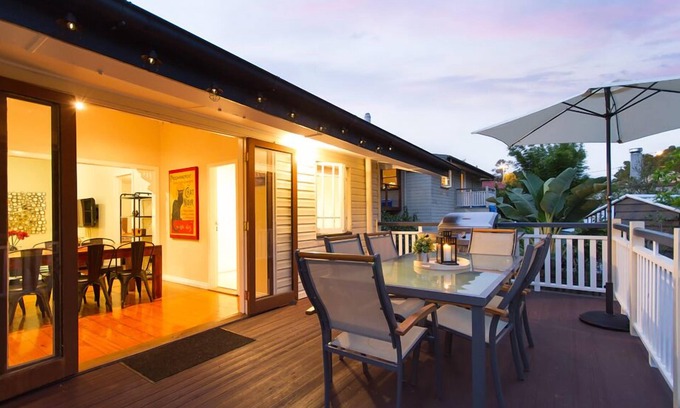 Bulimba Haus | Familienfreundlich / Free Wifi / 3Brm + Studienecke / 1. 5 Bad / Klimaanlage / HaustiereOk / Deck