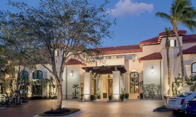 Redevelopment Area Eigentumswohnung | Bellasera Resort 2 Bd Luxury Condo with Pool, Jazz Club and Restaurant