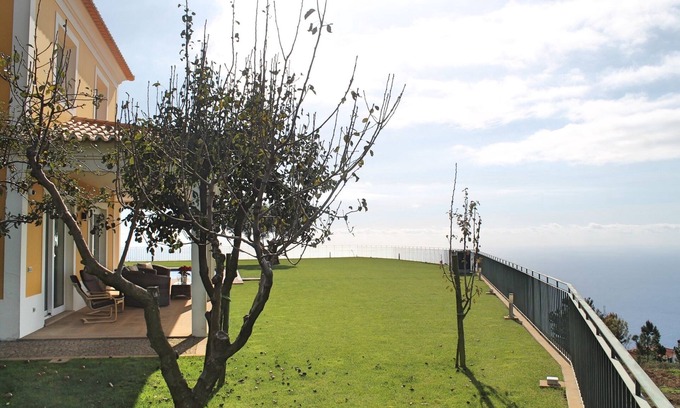 Prazeres Haus | Bellevue Villa Madeira Magnificent Sea View