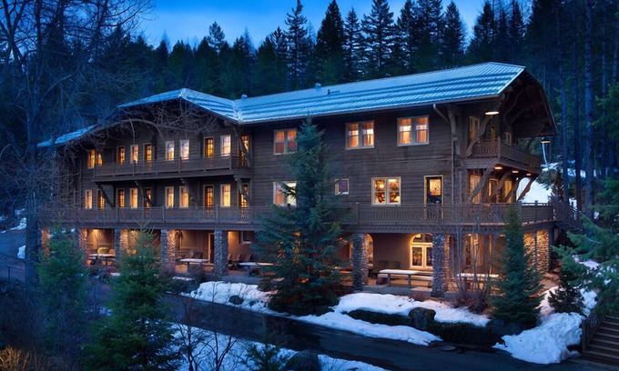 West Glacier Hotel | Belton Chalet