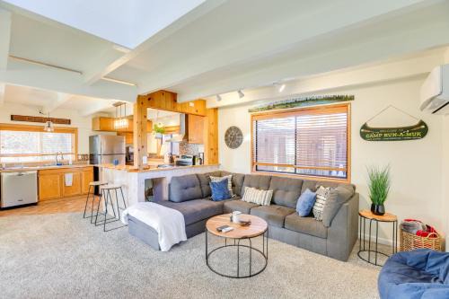 Deschutes River Woods Haus | Bend Home with Fire Pit, 4 Mi to High Desert Museum!