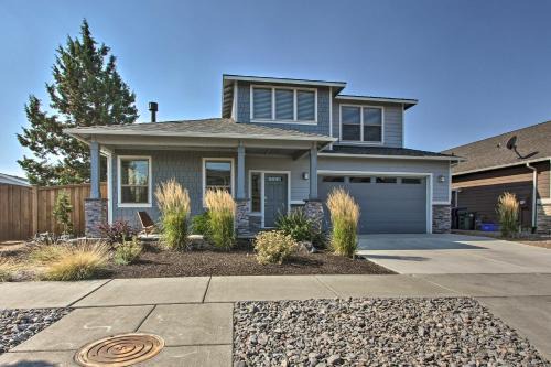 Mountain View Haus | Bend Home with Patio and Fire Pits Less Than 3 Mi to Dtwn