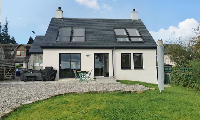 Tomintoul Hütte | BERG COTTAGE, pet friendly, character holiday cottage in Tomintoul