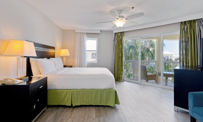Crystal Harbour Wohnung | Best Choice! With Free Breakfast, Free Parking, Outdoor Pool!