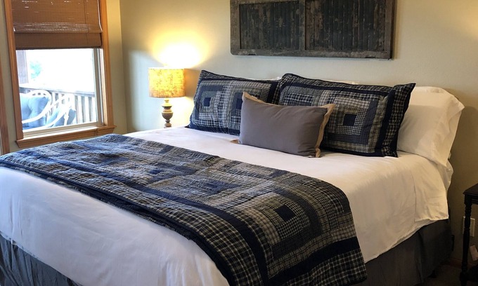 Calico Rock Haus | Best view of the river!