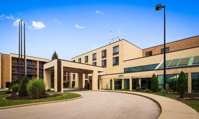 Madison Hotel | Best Western East Towne Suites