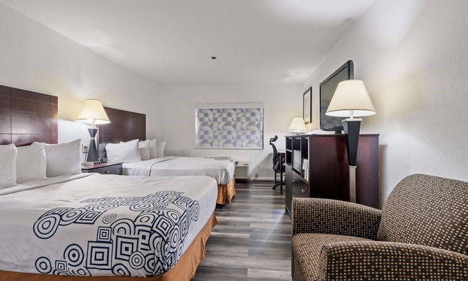 Westmont Hotel | Best Western Oakbrook Inn