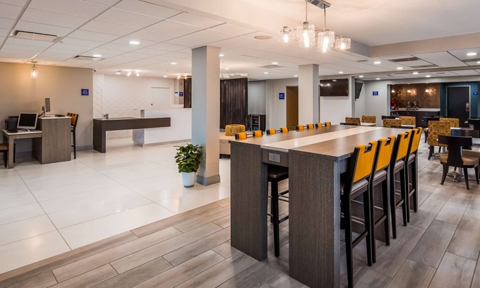 Bloomington Hotel | Best Western Plus Bloomington East Hotel