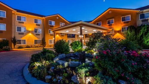 Caldwell Hotel | Best Western Plus Caldwell Inn & Suites