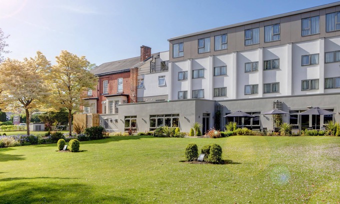 Handforth Hotel | Best Western Plus Pinewood Manchester Airport-Wilmslow Hotel