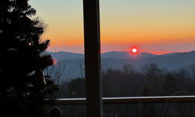 Seven Devils Kabine | BestView*PoolTable*2King*Pickleball*HotTub*FireTable*Arcade*Fireplace*Location
