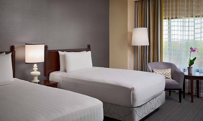 Gwinnett Place Resort | Better Choice For Your Vacation! Four Units, Near Gwinnett Place Mall