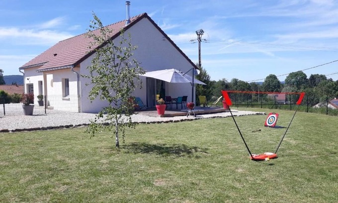 Baresia-sur-l'Ain Haus | BETWEEN LAKES AND MOUNTAINS - DETACHED HOUSE AIR-CONDITIONED 3-BEDROOM WITH ENCLOSED GROUNDS