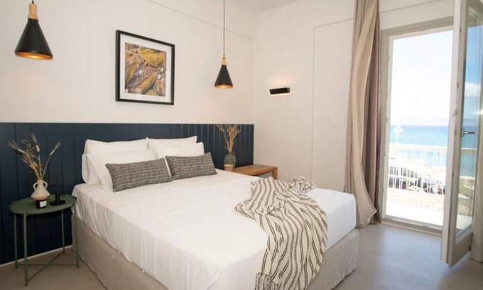 Logaras Wohnung | BH967 - C- Suite Paros