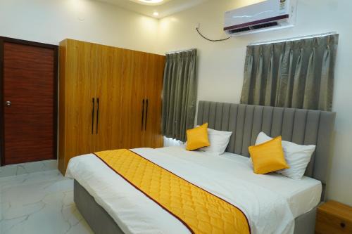Tirupati Wohnung | BHARATHI STAYS Ultra luxury rooms 1RK Studio Apartments & 2BHK Apartments